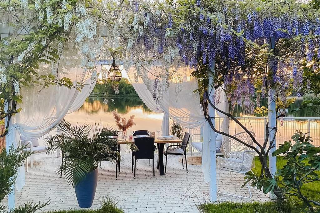 Therme - Corbeanca By The Lake Luxury Villa Exterior foto